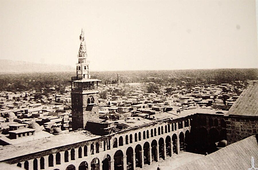 Kabbânî ailesinin eski Şam'ın merkezindeki evi, kısa zamanda Fransızlara karşı başkaldırının merkezlerinden birine dönüşmüştü.