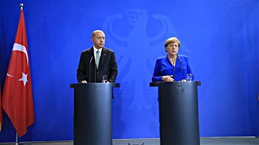 Cumhurbaşkanı Recep Tayyip Erdoğan, Berlin'de Almanya Başbakanı Angela Merkel ile bir araya gelmişti.