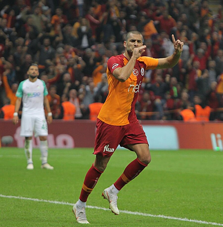 Galatasaray'ın beraberlik golünü kaydeden Eren Derdiyok, basında yazılıp çizilenlere gol sevinci ile cevap verdi.