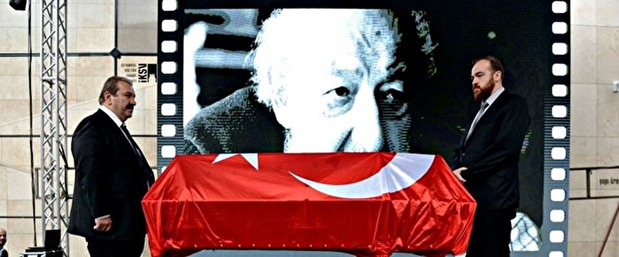 Ara Güler'in tabutu Türk bayrağına sarıldı