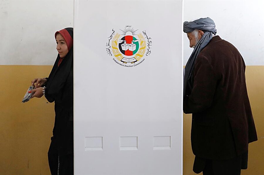 Cumhurbaşkanı Eşref Gani artan tehditler dolayısıyla oy kullanmaktan çekinen seçmenleri oy vermeye davet etti.