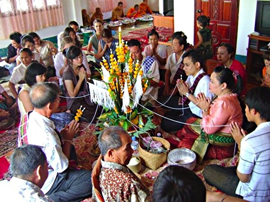 Laosluların geleneksel 'Baci Töreni'