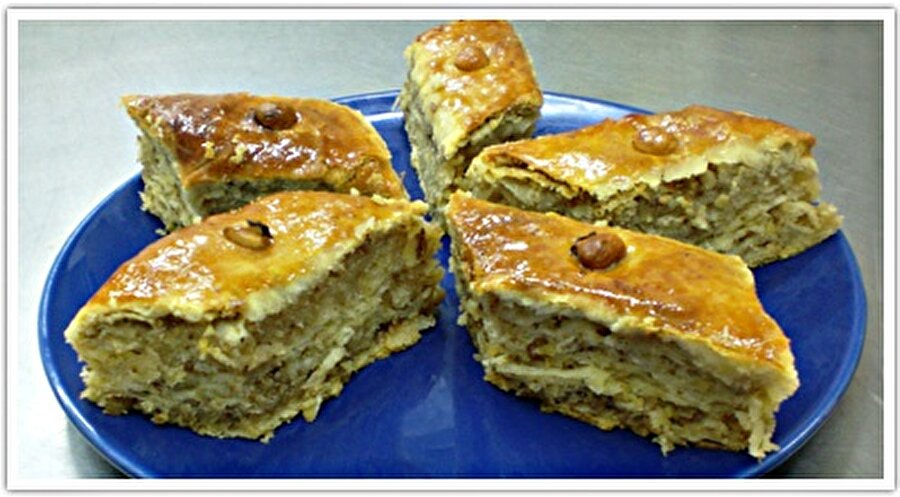 Bakı pahlavası denilen bu tatlının günümüzdeki adı, Bakü baklavası'dır.