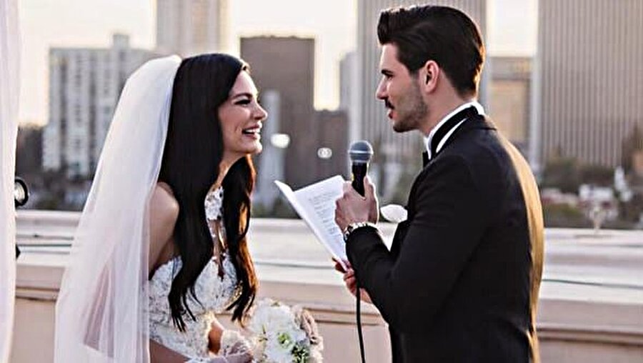 Amerika'da evlenen çift, sade ve sessiz bir düğünü tercih etti.