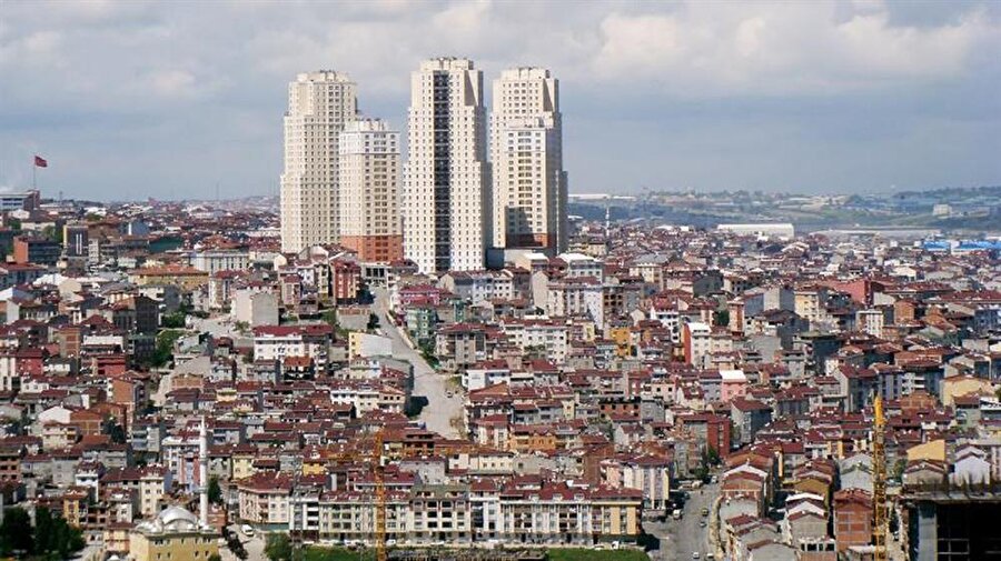 Türkiye'nin en büyük şehri olan İstanbul'da yaklaşık 2 milyon bina iskansız.