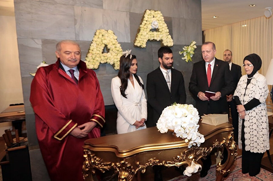 Turan çiftinin düğününde, Recep Tayyip Erdoğan ve eşi Emine Hanım, çiftin nikah şahidi olmuştu.