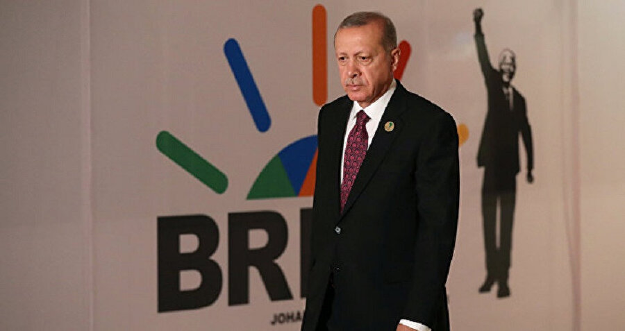 Cumhurbaşkanı Recep Tayyip Erdoğan'ın Almanya'da Merkel ile görüşmesi sonrası İstanbul'da 4'lü zirve yapılmasına karar verilmişti.