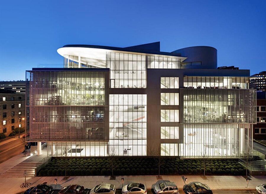 MIT'nin 'Medya Laboratuvarı' binası. Hemen hemen tüm içerikler buradan çıkıyor. 