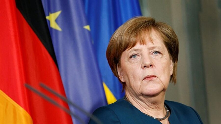 Merkel oy kayıplarının sorumluluğunun kendisinde olduğunu belirterek aday olmayacağını açıklamıştı.