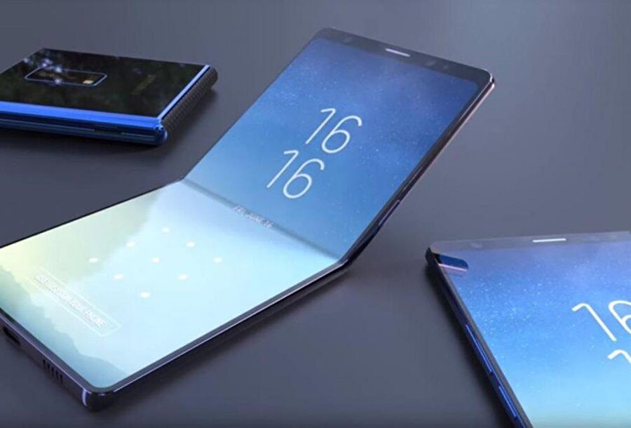 Samsung'un ilk katlanabilir telefonu Kasım'da tanıtılabilir. Ancak büyük patlamanın gelecek sene gerçekleşeceği düşünülüyor. 