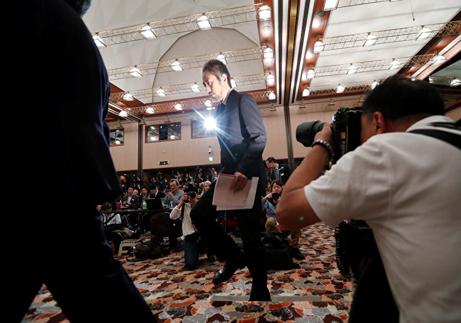 Jumpei Yasuda, sorumsuz davrandığına dair vatandaşlarından gelen eleştirilere düzenlediği basın toplantısında yanıt verdi. 