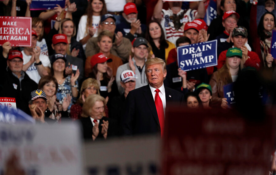 Donald Trump, Cumhuriyetçi adaylara destek vermek amacıyla Indianapolis'te düzenlenen etkinliğe katıldı.