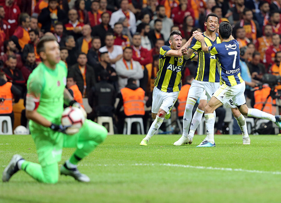 Brezilyalı futbolcu, Süper Lig'de ilk golünü Galatasaray kalesine göndermenin mutluluğunu yaşıyor...