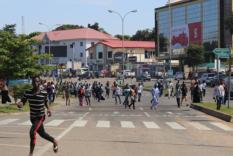 Nijerya'da protestoculara ateş açılması sonucu 45 kişinin öldürüldüğü iddia edilmişti.