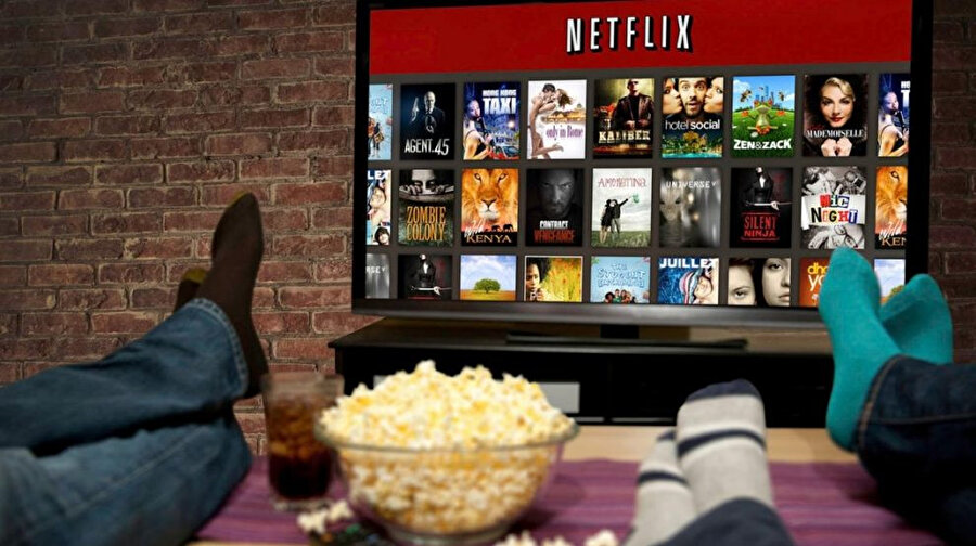 Netflix, milyonlarca kullanıcının her an tercih ettiği oldukça iddialı bir içerik platformu. Netflix içeriklerini evde deneyimlemek inanılmaz bir keyif. :)