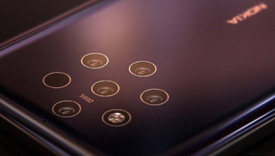 Nokia'nın 9 PureView modelinin kamerası Zeiss imzası taşıyor. 