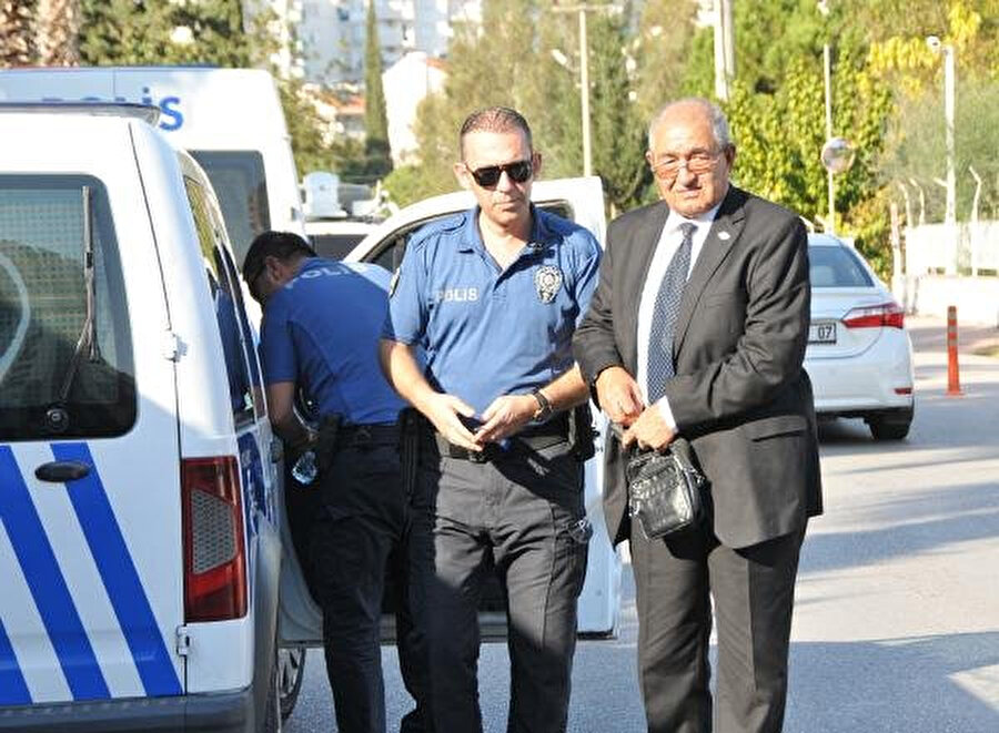 Polis emeklisi gazi Veli Akkuş olay sonrası emniyete giderek şikayette bulundu.