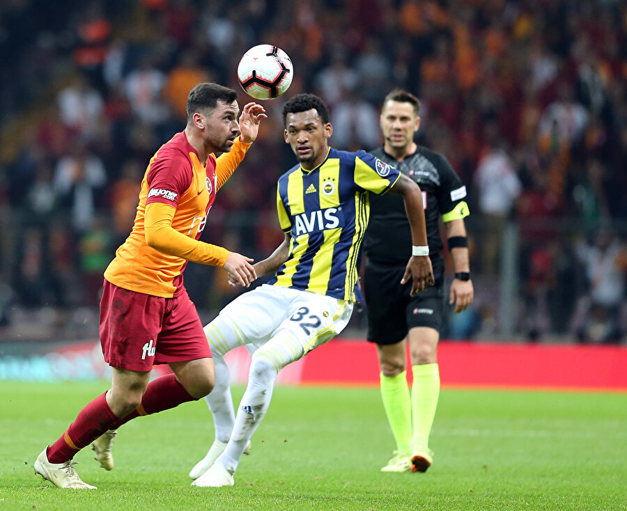 Sinan Gümüş, Fenerbahçe derbisindeki performansıyla da büyük tepki toplamıştı.