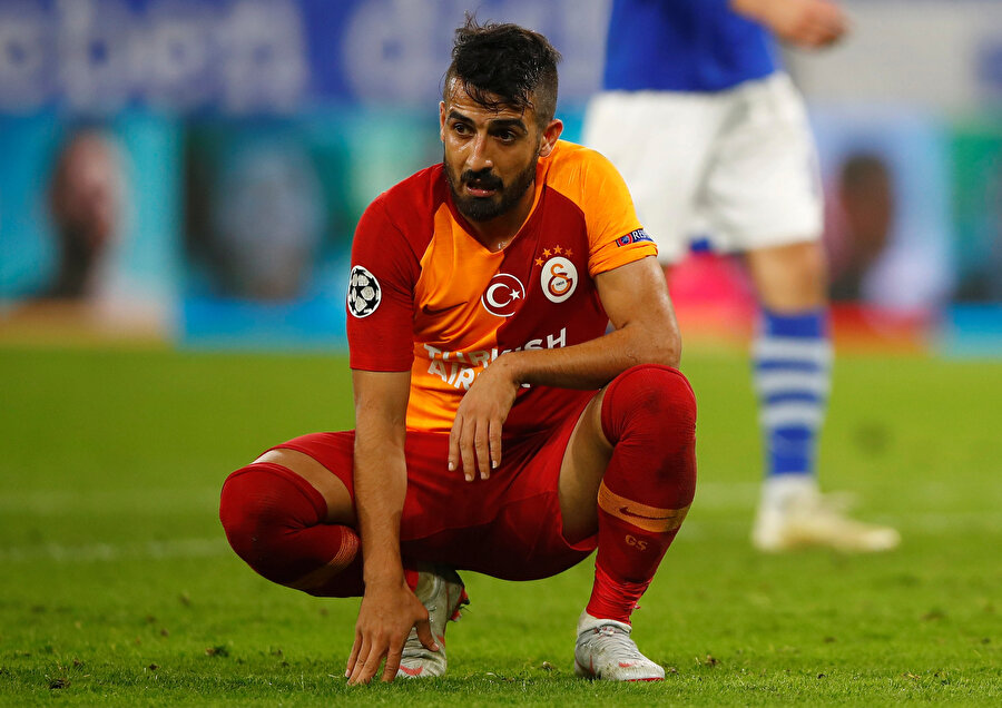 Galatasaray forması giyen Muğdat Çelik, Schalke 04 mağlubiyetinin ardından büyük üzüntü yaşadı.