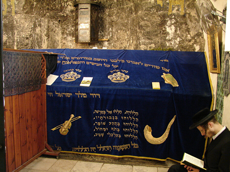 Hz. Davud'a nispet edilen kabir.