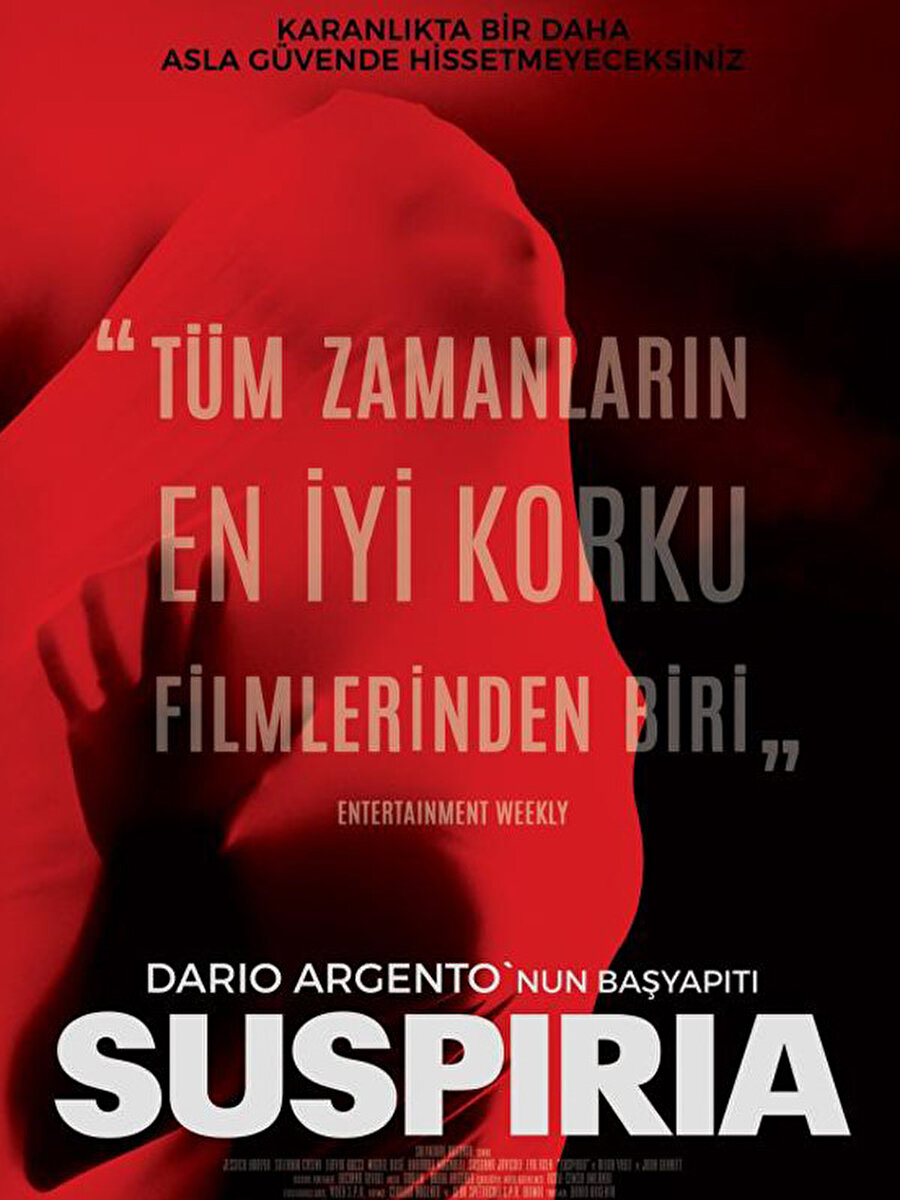 Suspiria filmi, aynı adlı 1977 yapımı Dario Argento klasiğinin yeniden çevrimi olarak 2018'de gösterime girdi.