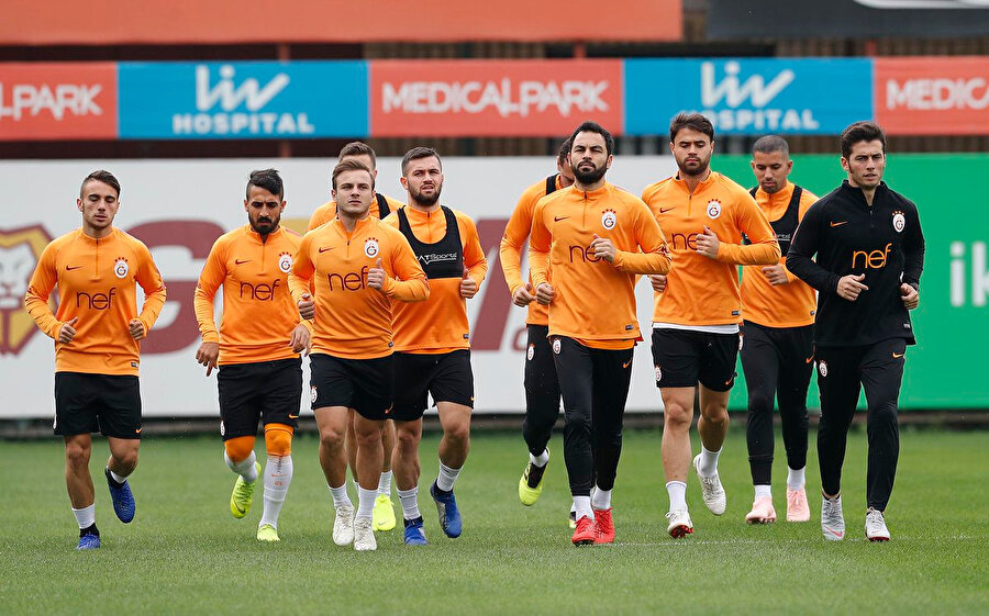 Galatasaraylı futbolcular Kayserispor maçının hazırlıklarını sürdürüyor.