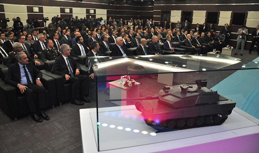 Altay tankının seri üretimi için imzalar atıldı.