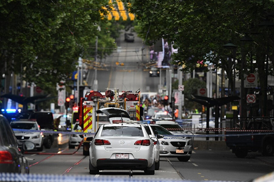 Saldırının gerçekleştiği bölge bir süre trafiğe kapatıldı.