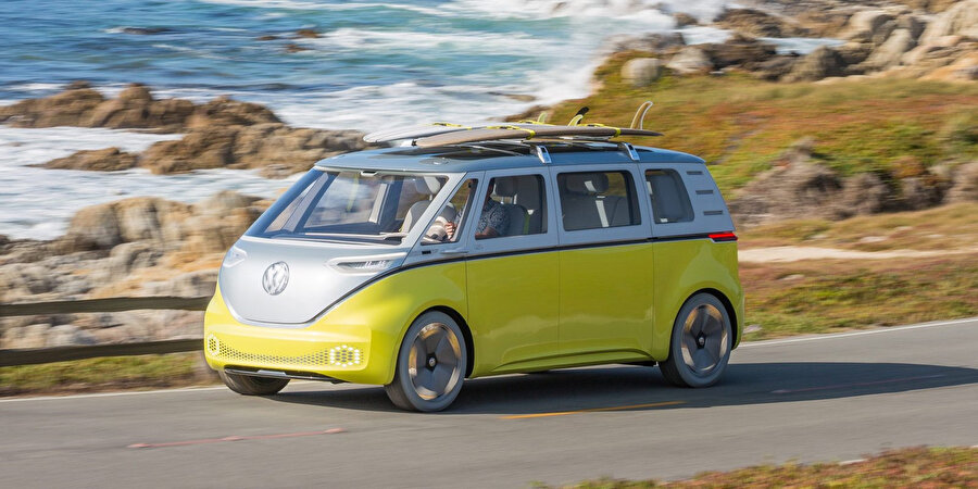 Volkswagen'in 'elektrikli araç' taslakları uzun zamandan bu yana paylaşılıyordu. Bu efsanevi görünümlü minibüs de elektrikli! :) 