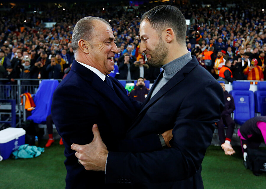 Fatih Terim ve Domenico Tedesco ile birbirine sarılıyor...