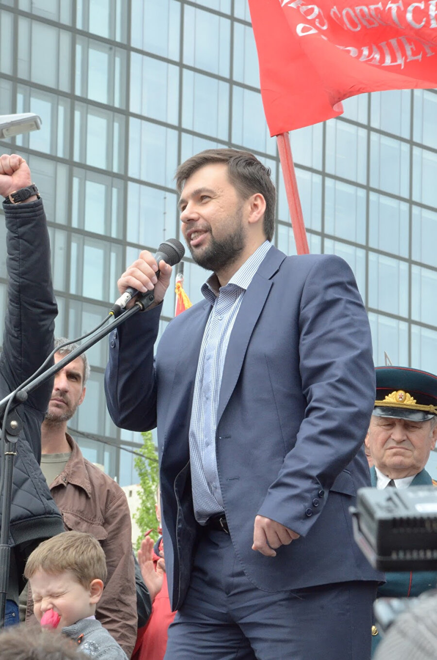 Donetsk Halk Cumhuriyeti lideri Denis Pushilin, seçimlerin ardından halka hitaben bir konuşma gerçekleştirdi. 