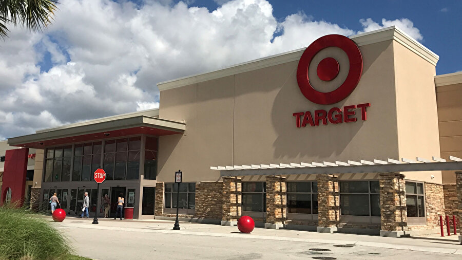 ABD’li perakende devi Target mağazalarının 1000'den fazla şubesi bulunuyor.