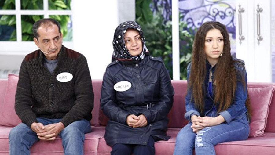 Özer ailesi, Esra Erol'da programında gerçeği öğrenmek istiyor