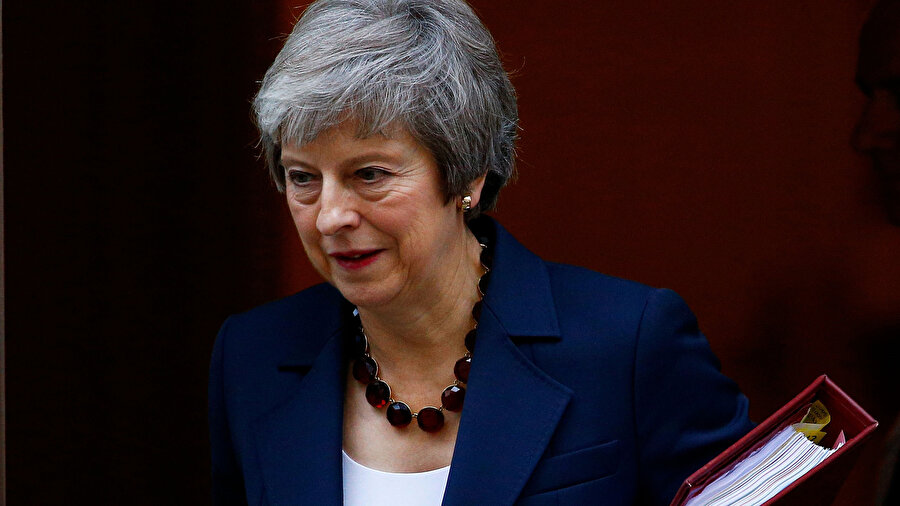 İngiltere Başbakanı Theresa May, süreç için 'önümüzde zor günler var' demişti