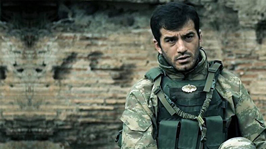 Ufuk Bayraktar, yönetmenliğini ve senaristliğini Alper Çağlar’ın yaptığı 2016 yapımı aksiyon, savaş filminde oynadı.