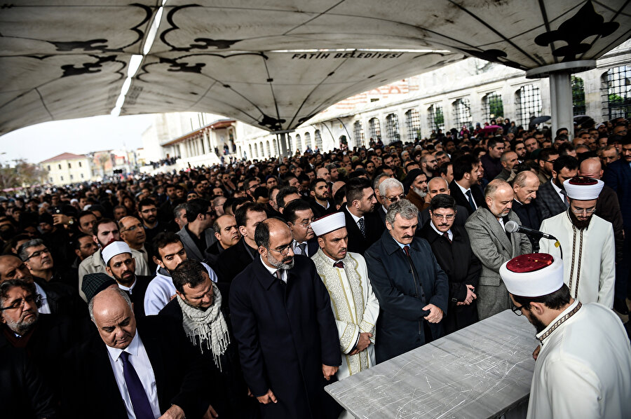 Öldürülen gazeteci Cemal Kaşıkçı için Fatih Camii’nde gıyabi cenaze namazı kılındı.
