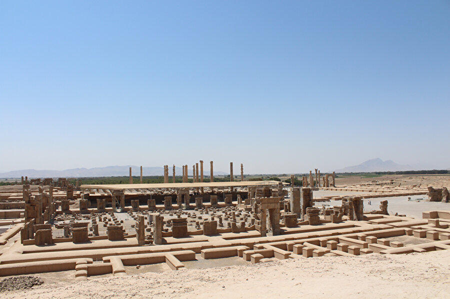 Ahameniş İmparatorluğu tarafından kurulan Persepolis Antik Kenti. (Fotoğraf: Yusuf Sami Kamadan)