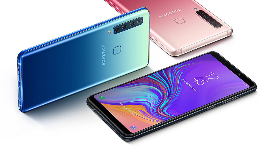 Samsung Galaxy A9 (2018), petrol mavisi, gece siyahı ve şeker pembe olmak üzere üç farklı renk seçeneğiyle geliyor. 