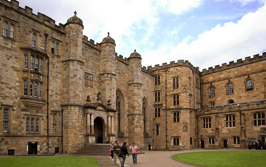 Durham Üniversitesi yönetimi, yaptığı açıklamayla hapis cezasını kınadı.