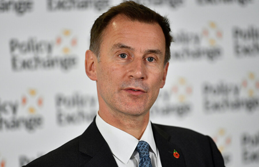 İngiltere Dışişleri Bakanı Jeremy Hunt, krizin çözümü için devrede.