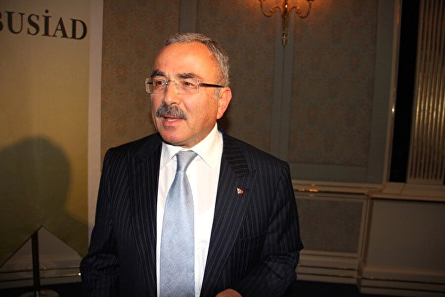 Güler, Makina ve Kimya Endüstrisi Kurumu (MKEK) ve Etibank'ta Genel Müdürlük ve Yönetim Kurulu Başkanlığı yaptı. 