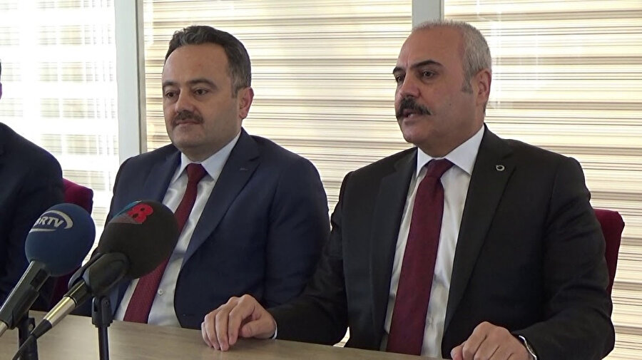 AK Parti Karabük İl Başkanı İsmail Altınöz ve AK Parti Karabük Belediye Başkan adayı Burhanettin Uysal.