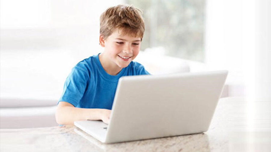 Çocukların bilgisayar, tablet ve telefonda geçirdikleri süre artıyor