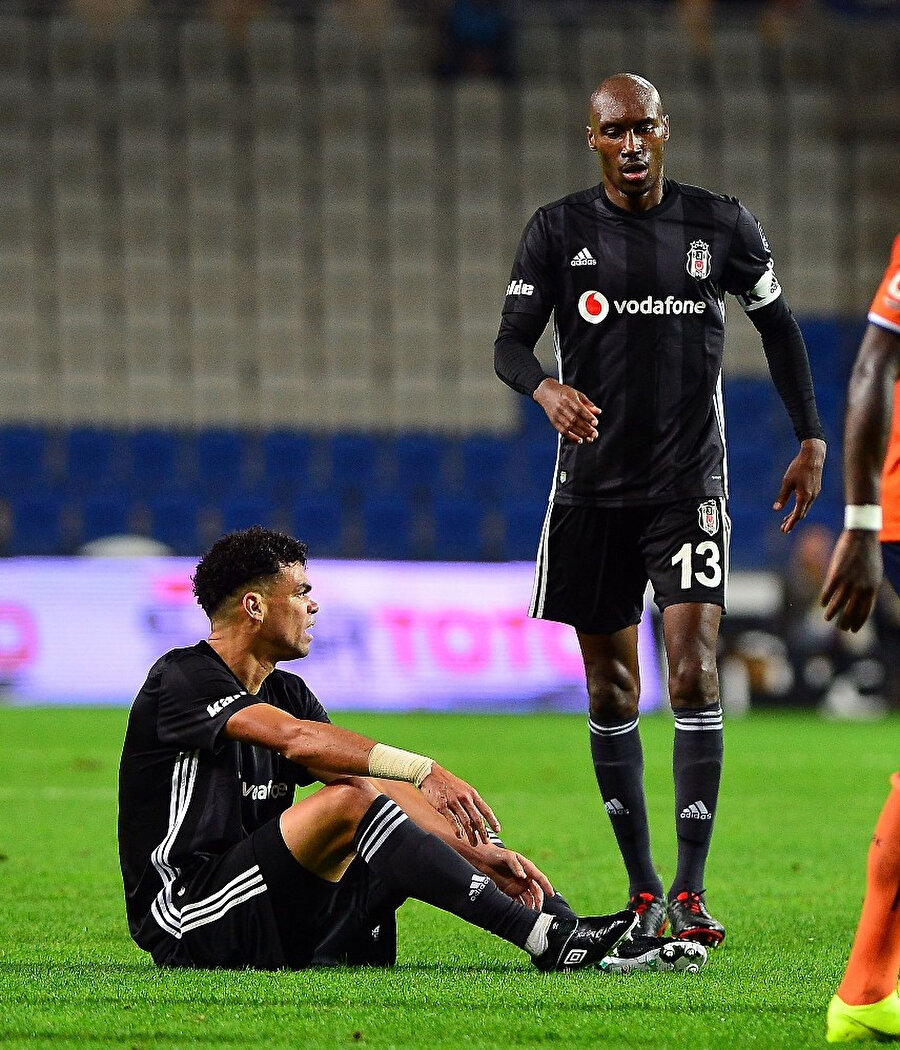 Pepe, sakatlığı nedeniyle Galatasaray derbisinde forma giyemeyecek.