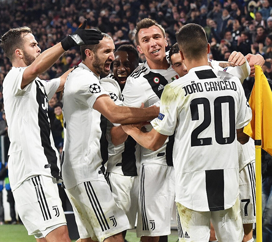 İtalya'da yıllardır lige ambargo koyan Juventus, Ronaldo'nun da gelişiyle bıraktığı yerden devam ediyor.