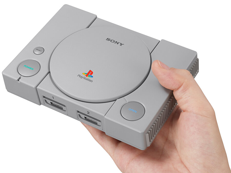 Tasarım olarak PlayStation 1 birebir taklit edilmiş. 