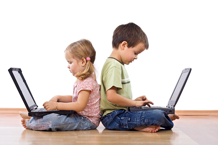 Çocukların teknolojiyle olan ilişkisi 'internet kullanımı' ekseninde her geçen gün daha çok gelişiyor.