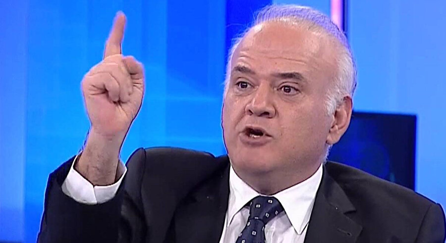 Arşiv: Ahmet Çakar Beyaz TV'de değerlendirmelerde bulunuyor...