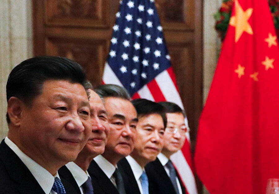 G20 Liderler Zirvesi için Arjantin'de bulunan Çin Devlet Başkanı Şi Cinping ve beraberindeki ekip ABD'li yetkililerle 'ticaret savaşı'nı konuştu. 