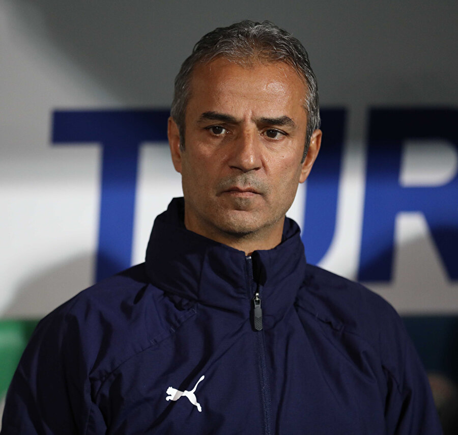 İsmail Kartal seremoninin başlamasını bekliyor.